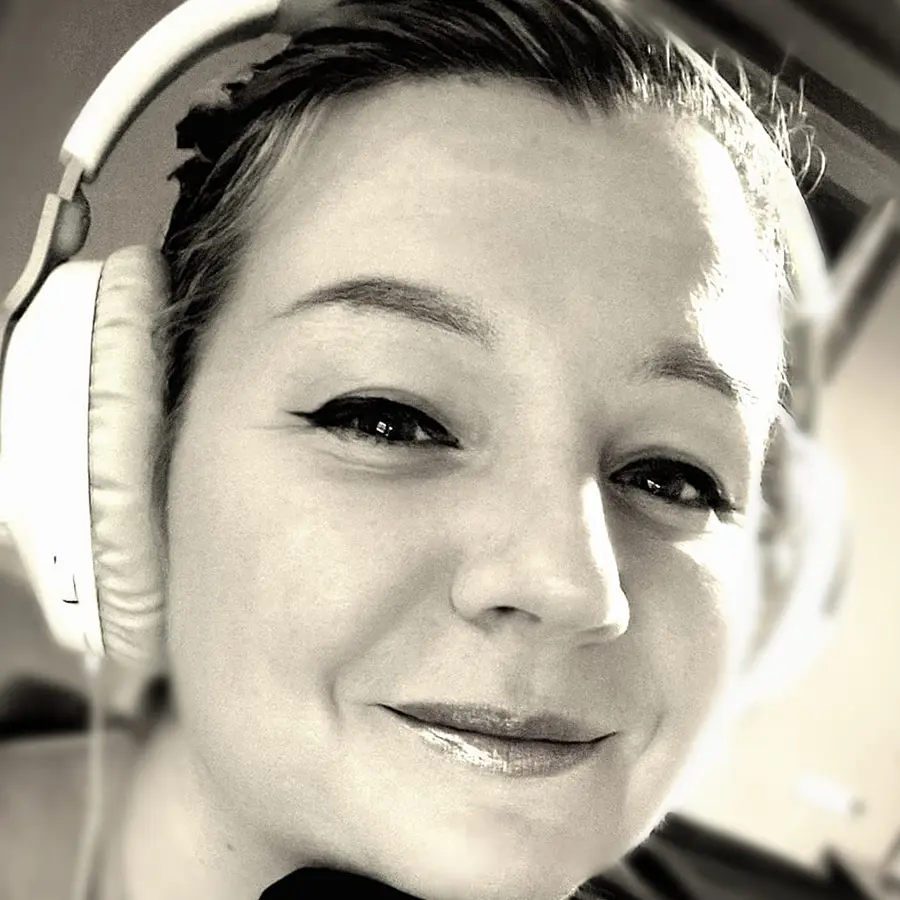 anita toth slave to sirens
