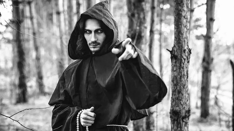 inquisiteur moyen age
