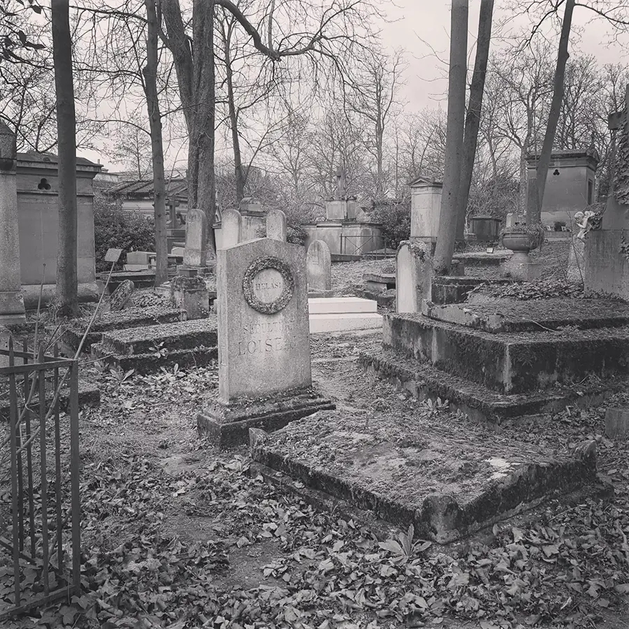 cimetiere du pere lachaise paris tombe