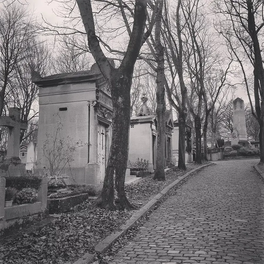 cimetiere du pere lachaise paris tombe