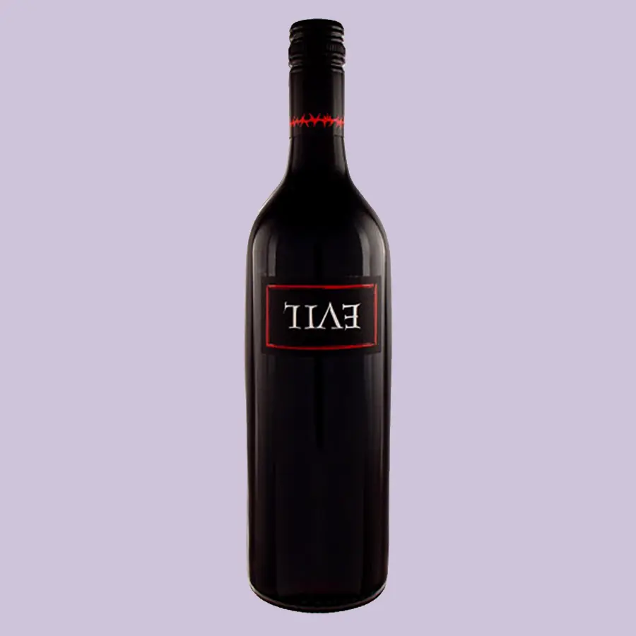 vin etiquette gothique et dark